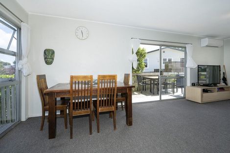 Photo of property in 23 Luckens Road, West Harbour, Auckland, 0618