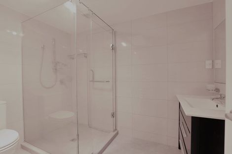 Photo of property in 118 Glenmore Road, Sunnyhills, Auckland, 2010