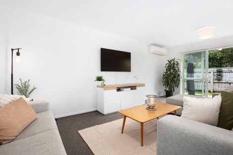 Photo of property in 1 Banks Boulevard, Whitby, Porirua, 5024