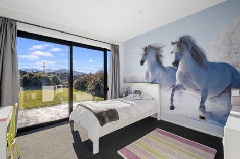 Photo of property in 6 Hidden Hills Drive, Wanaka, 9305