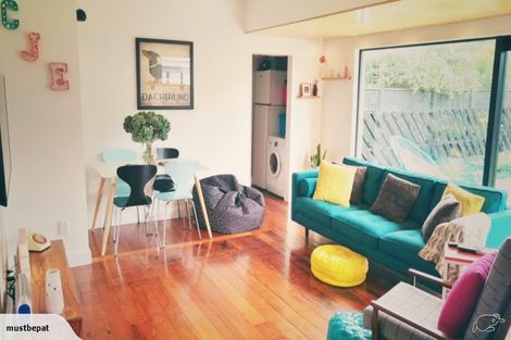 Photo of property in 18 Fernlea Avenue, Karori, Wellington, 6012