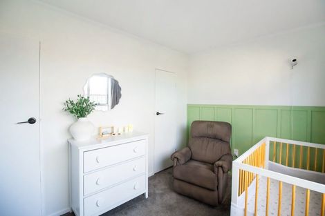 Photo of property in 32 Palliser Place, Milson, Palmerston North, 4414