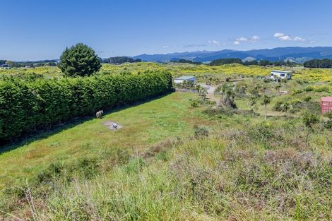 Photo of property in 18 Henham Lane, Waikawa Beach, Manakau, 5573