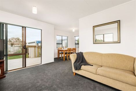 Photo of property in 25 Clearview Heights, Ranui, Auckland, 0612