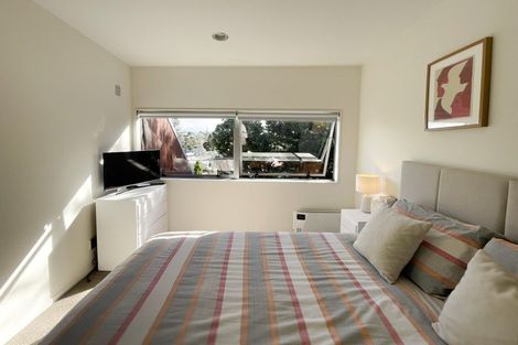 Photo of property in 76h Edmonton Road, Henderson, Auckland, 0612