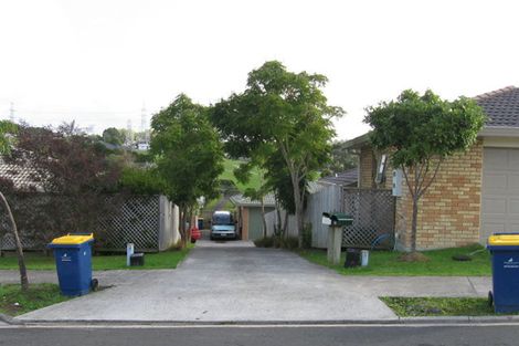 Photo of property in 25 Ginders Drive, Massey, Auckland, 0614