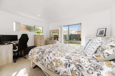 Photo of property in 162 Waitemata Drive, Ranui, Auckland, 0612