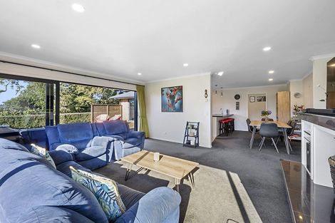 Photo of property in 111 Queens Road, Glen Avon, New Plymouth, 4312