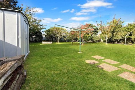 Photo of property in 44 Queenwood Road, Levin, 5510