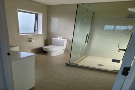 Photo of property in 4 Kirikiri Drive, Papakura, 2110