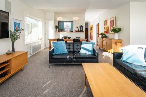 Photo of property in 37 The Crescent, Roseneath, Wellington, 6011