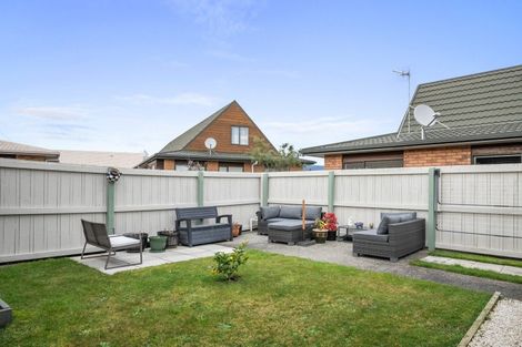 Photo of property in Rangeview Villas, 16/9 Fuller Close, Levin, 5510