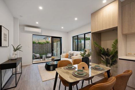 Photo of property in 33 Garadice Road, Rothesay Bay, Auckland, 0630
