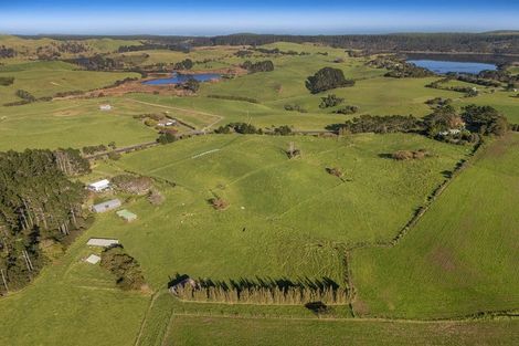 Photo of property in 2640 South Head Road, South Head, Helensville, 0874