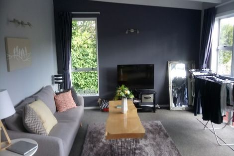 Photo of property in 5a Robert Street, Newlands, Wellington, 6037