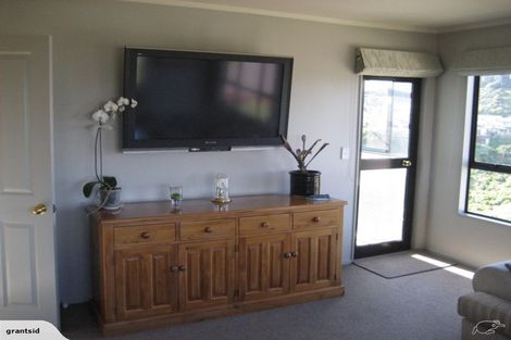 Photo of property in 10 Lingard Grove, Brooklyn, Wellington, 6021