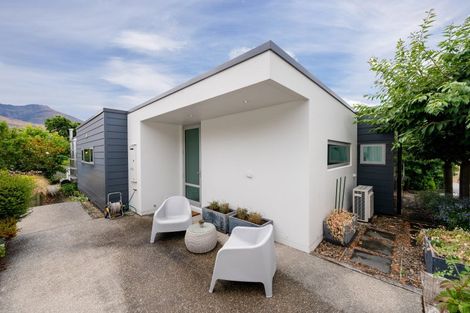 Photo of property in 15 Faulks Terrace, Wanaka, 9305