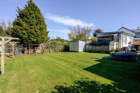 Photo of property in 28 Fox Street, Woodville, 4920
