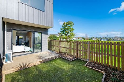 Photo of property in 6/644 Te Atatu Road, Te Atatu Peninsula, Auckland, 0610