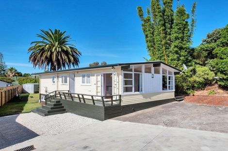 Photo of property in 49 Fairclough Road, Beach Haven, Auckland, 0626