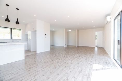 Photo of property in 8 Myra G Place, Stanmore Bay, Whangaparaoa, 0932