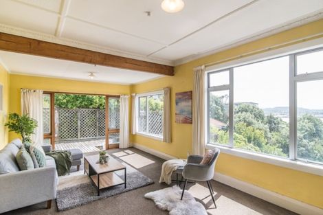 Photo of property in 24 Hungerford Road, Lyall Bay, Wellington, 6022