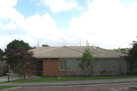 Photo of property in 29 Ginders Drive, Massey, Auckland, 0614