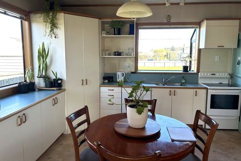 Photo of property in 11 Sandringham Street, Oamaru North, Oamaru, 9400