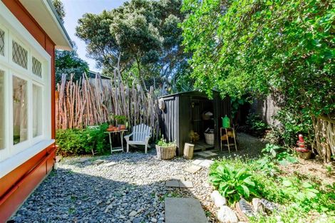 Photo of property in 42 Field Way, Waikanae Beach, Waikanae, 5036