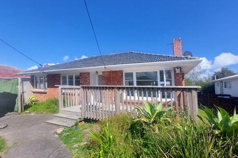 Photo of property in 9 Kirrie Avenue, Te Atatu South, Auckland, 0610