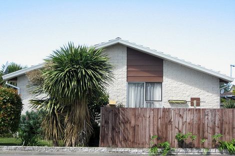 Photo of property in 42 Chipping Lane, Redwood, Christchurch, 8051