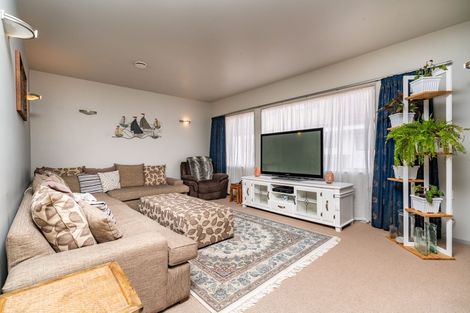 Photo of property in 141 Marsden Bay Drive, One Tree Point, 0118