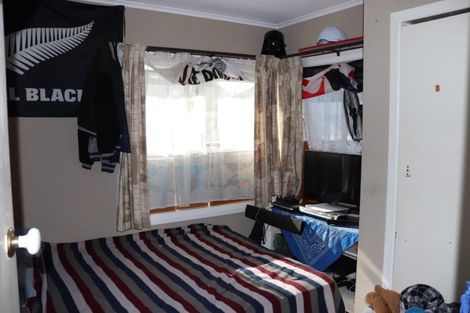 Photo of property in 8 Rollerson Street, Papakura, 2110