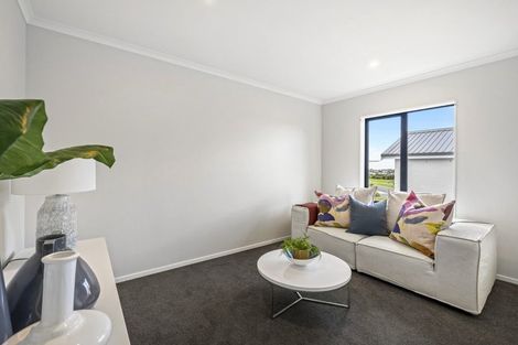 Photo of property in 5 Owen Chapman Drive, Red Beach, 0932