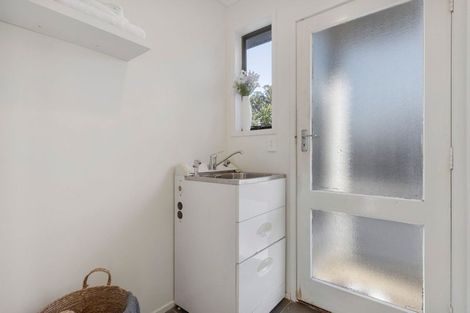 Photo of property in 16 St Catherine Crescent, West Harbour, Auckland, 0618
