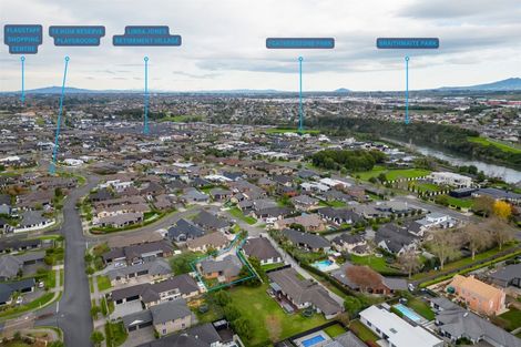 Photo of property in 12 Hampshire Court, Flagstaff, Hamilton, 3210