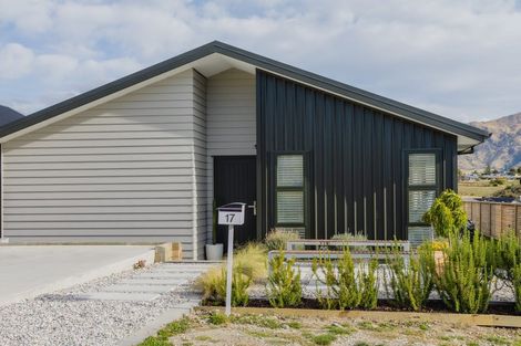 Photo of property in 17 Tuke Lane, Wanaka, 9305
