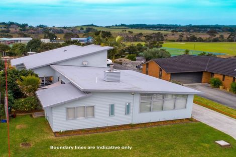 Photo of property in 13 Kedge Drive, Mangawhai, 0505