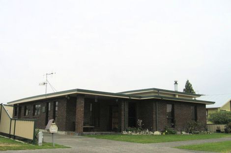 Photo of property in 22 Frickleton Street, Taradale, Napier, 4112