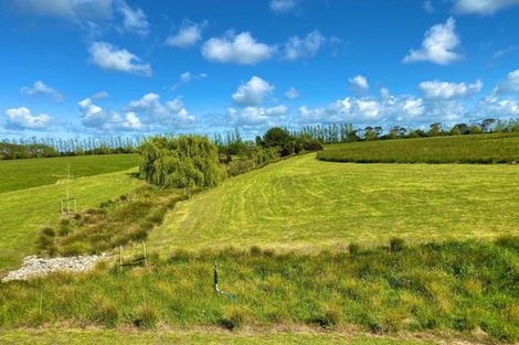 Photo of property in 60 Hartwell Drive, Kelvin Grove, Palmerston North, 4470