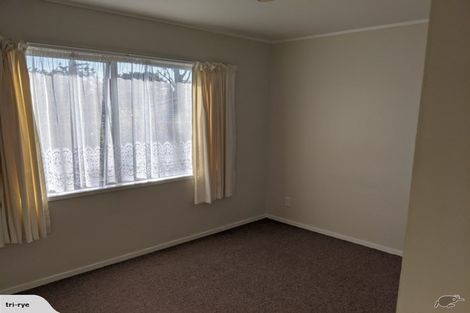 Photo of property in 2/13 Dolbear Street, Titirangi, Auckland, 0604