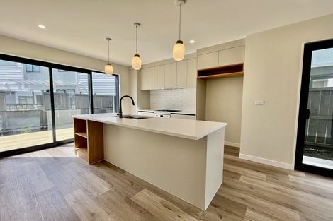 Photo of property in 8 Babos Avenue, Kumeu, 0810