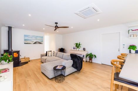 Photo of property in 84 Mazengarb Road, Paraparaumu Beach, Paraparaumu, 5032