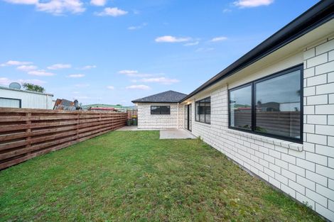 Photo of property in 2/9 Heath Street, Saint Andrews, Hamilton, 3200
