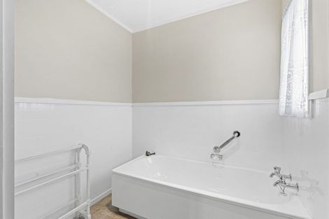Photo of property in 10 Aitchison Place, Levin, 5510