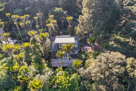 Photo of property in 33 Tainui Road, Titirangi, Auckland, 0604