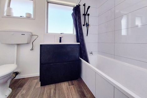 Photo of property in 18 Solar Road, Glen Eden, Auckland, 0602