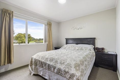Photo of property in 17 Roick Parade, Glen Eden, Auckland, 0602