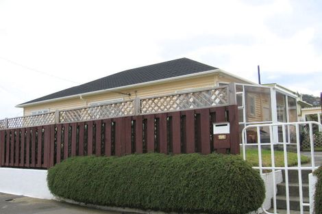 Photo of property in 230 Onepu Road, Lyall Bay, Wellington, 6022