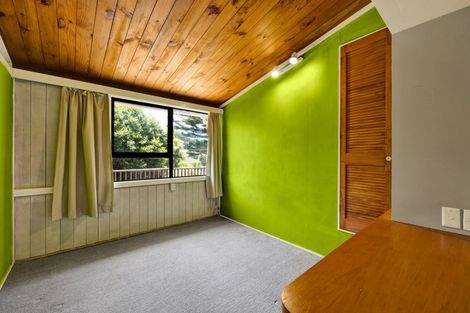 Photo of property in 15 Awanui Street, Merrilands, New Plymouth, 4312
